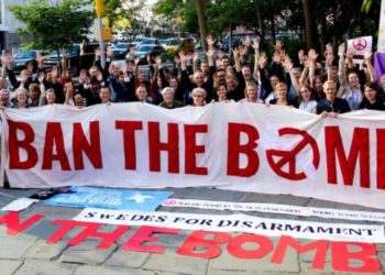ban nuclear bombs1