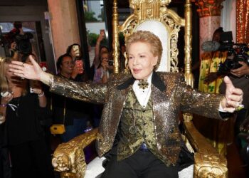 Mucho Mucho Amor, Walter Mercado:    Βιογραφικό Ντοκιμαντέρ