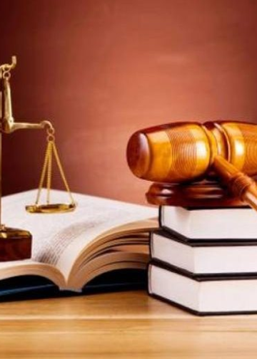 ΕΠΙΚΙΝΔΥΝΗ, ΠΑΡΑΒΙΑΣΤΙΚΗ ΚΑΙ ΑΝΤΙΕΠΙΣΤΗΜΟΝΙΚΗ ΑΠΟΦΑΣΗ ΑΠΟ ΕΛΛΗΝΙΚΟ ΔΙΚΑΣΤΗΡΙΟ ΓΙΑ ΤΡΑΝΣ ΠΑΙΔΙΑ ΚΑΙ ΤΙΣ ΟΙΚΟΓΕΝΕΙΕΣ ΤΟΥΣ.